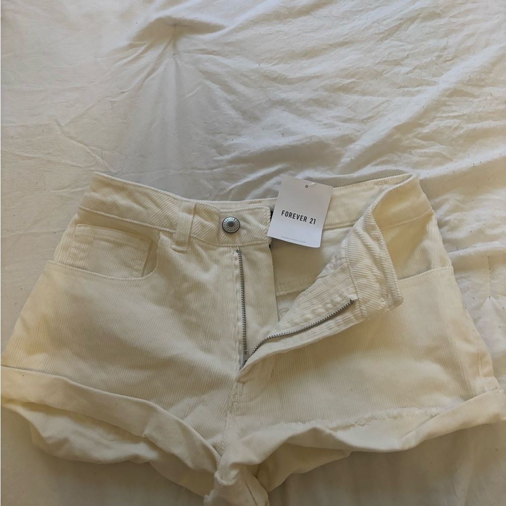 Forever 21 Cream Women's Shorts